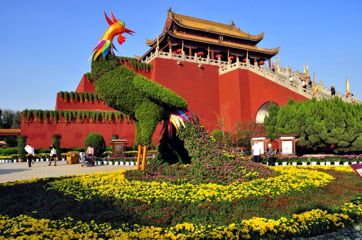 Longting Temple during the chrysanthemum festival